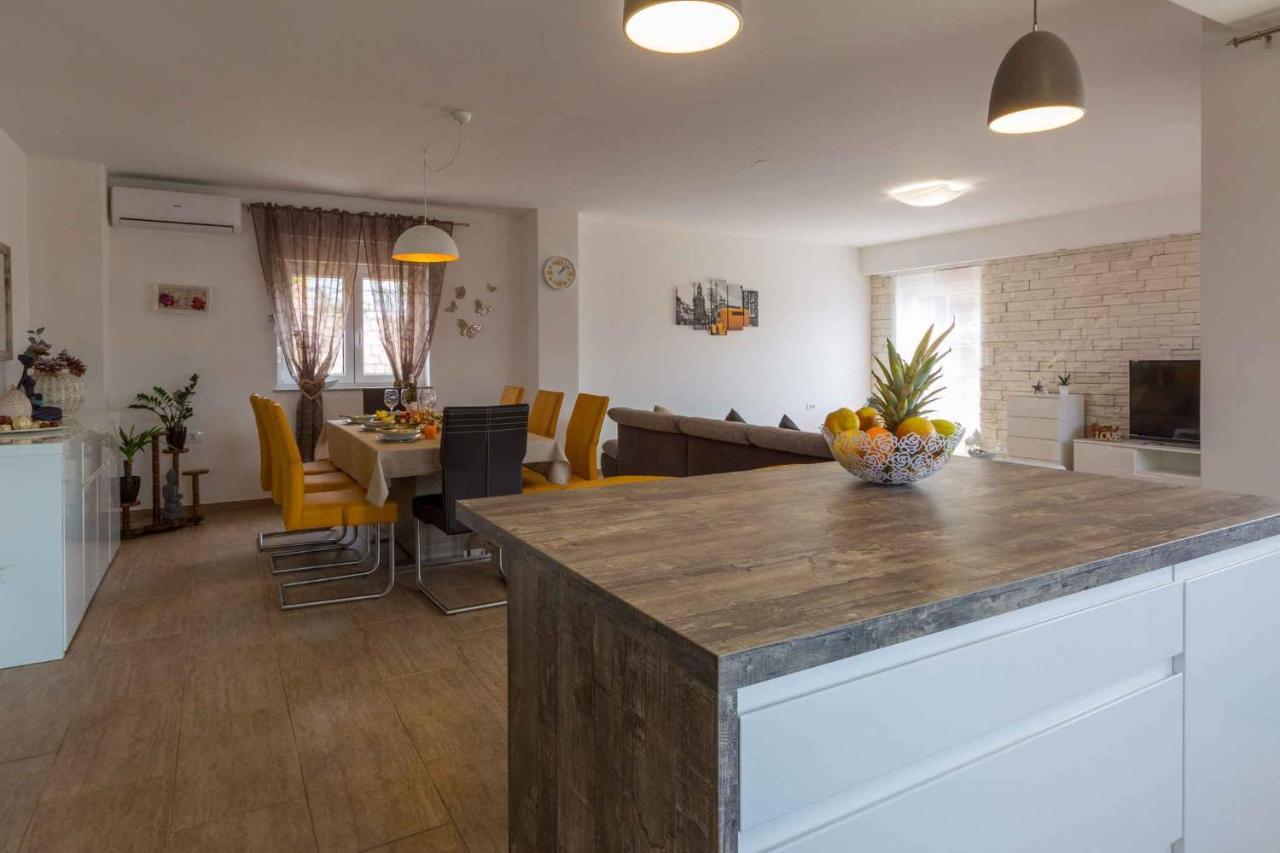 Holiday Home In Grizane 39285 Екстер'єр фото
